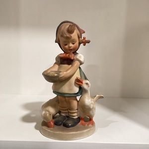 Goebel Hummel "BE PATIENT" #197/I 1940’S Original Figurine